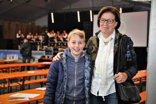 Ein Fest für Jung und Alt: Marlis mit Enkelkind Michael.