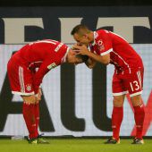 FC Bayern nach James-Gala auf Schalke an der Spitze