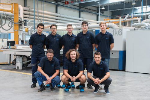 FAIGLE Sieben Jugendliche starten ihre Lehre als Kunststofftechniker, Metalltechniker (Zerspanung), IT-Techniker und Konstrukteur. Insgesamt beschäftigt der Kunststoffverarbeiter 21 Lehrlinge.