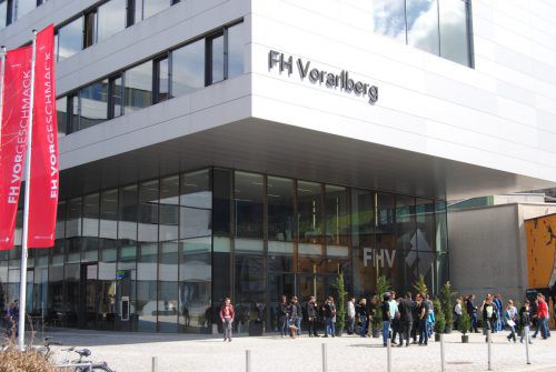 Rund um die Fachhochschule Vorarlberg soll sich ein Forschungscluster bilden können, wünscht sich der Landeshauptmann. VN