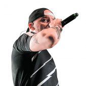 RAF Camora an Charts-Spitze
