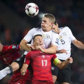 Mats Hummels fixiert Sieg der DFB-Elf mit Kopfball