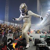 Hamilton triumphiert nach Startunfall von Vettel, Räikkönen und Verstappen »C1
