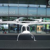 Autonews der WocheFliegen statt fahren mit dem Volocopter / Sparen beim Fahren mit dem Mercedes S 560e / Eindruck machen schon im Stand mit der Alfa Giulietta Sport