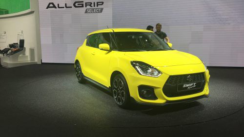 Klein, stark, leicht – die Sportvariante des Suzuki Swift präsentiert sich in der Neuauflage wieder als juveniles Spaßmobil. Premiere feiert der 140 PS starke Fünftürer aktuell auf der IAA, die Markteinführung folgt 2018. Fahrspaß verspricht vor allem das geringe Gewicht. Brachte der Vorgänger noch mehr als eine Tonne auf die Waage, sind es nun nur noch 970 Kilogramm.