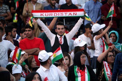 Kurden in Erbil zeigen ihre Unterstützung für das Votum. reuters