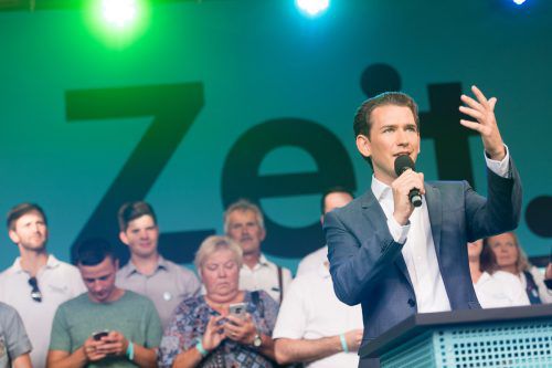 Kurz (hier bei der „Aufbruch-Tour“ der ÖVP) wird dem Vorstand am Sonntag wohl Details seiner Pläne berichten. APA