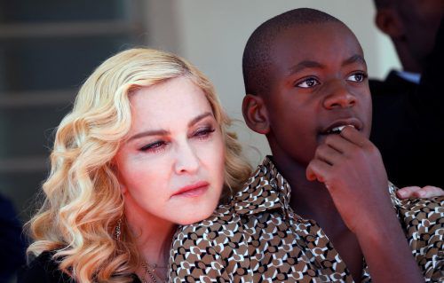 Madonna geht wegen der Fußballkarriere ihres Adoptivsohnes David Banda nach Lissabon. Sie soll bereits ein Haus gekauft haben. Reuters