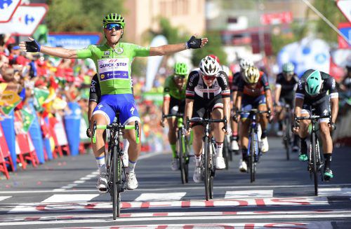 Matteo Trentin setzte sich im Sprint durch und gewann seine dritte Vuelta-Etappe. Foto: AFP