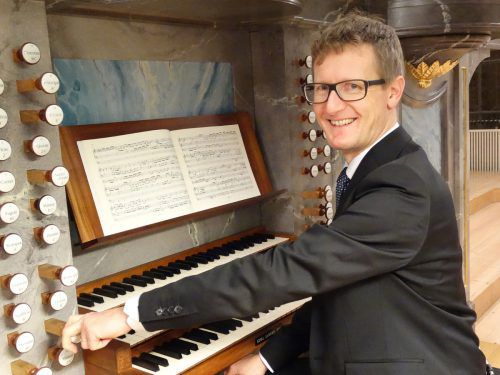 Organist Martin Heini spielt am Donnerstag das Eröffnungskonzert in der Pfarrkirche Tschagguns und leitet am Freitag einen Orgel-Workshop in Schruns.  MT