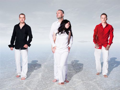 The Wave Quartets spielt gemeinsam mit dem Symphonieorchester. Menie Weissbacher