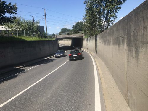Zwischen Klaus und Koblach müssen Radfahrer Routen entlang stark befahrener Landesstraßen nehmen. Gemeinde