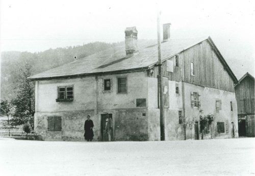 1929