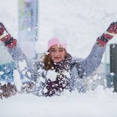 Flockenwirbel durch Schneekanonen