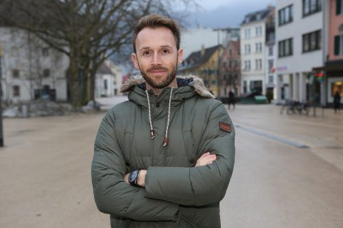 Am Kornmarktplatz: René Rast fühlt sich in Bregenz sehr wohl. noger