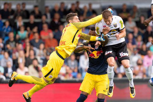 Beim regierenden Meister RB Salzburg erwartet Jan Zwischenbrugger (r.) und Co. viel harte Arbeit. gepa