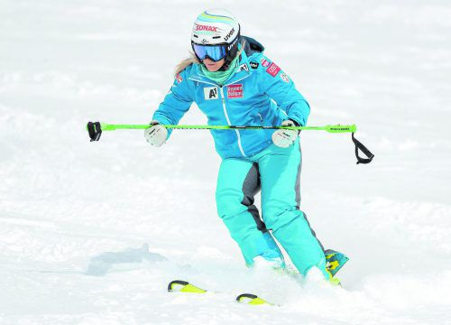 Bereits im Mai wagte Eva-Maria Brem die ersten Schneeversuche nach ihrem Unterschenkelbruch, für ein Comeback in Sölden ist sie aber noch nicht bereit. gepa