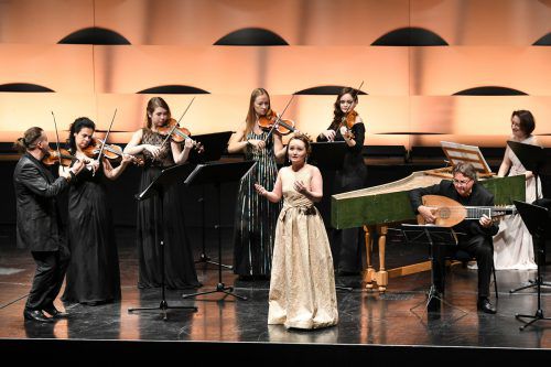 Das russische Ensemble „La Voce Strumentale“ mit der Sopranistin Julia Lezhneva im Bregenzer Festspielhaus.  KULturamt/Mittelberger