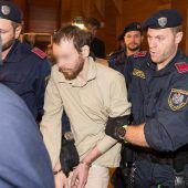Lebenslange Haft und Einweisung