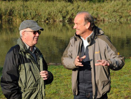 Der frühere Rheinbauleiter Leo Kalt mit Bürgermeister Reinhold Eberle.