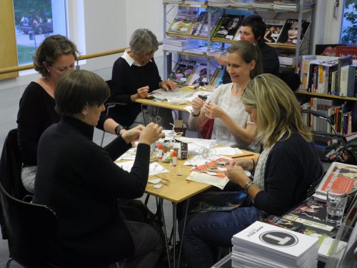 Der Kreativworkshop in der Stadtbücherei wird an zwei Tagen – am 7. und 16. November – an­geboten. 