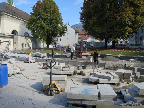 Die Bauarbeiten in der Schulgasse laufen weiter auf Hochtouren. HA