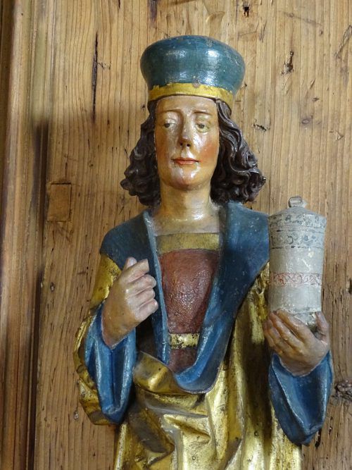 Die Heiligenfiguren des Schattenburgmuseum bergen viele Geschichten. bet