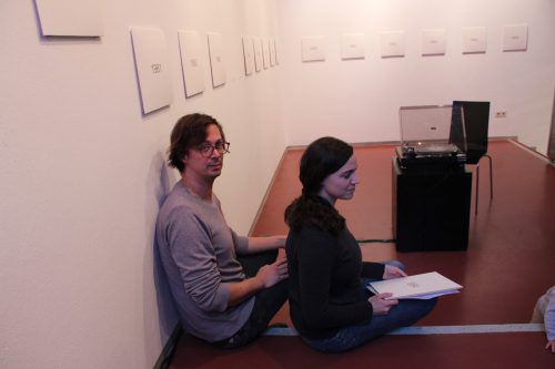 Die Künstler Ruben Aubrecht und Maria Anwander markieren das Herz des Theaters am Saumarkt, den Ort, an dem Programm gemacht wird. A. Grabher