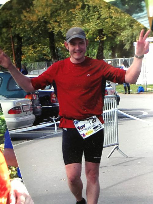 Ein Bild mit Erinnerungspotenzial: Torsten Weismann bei seinem ersten Marathon in Bregenz. Privat