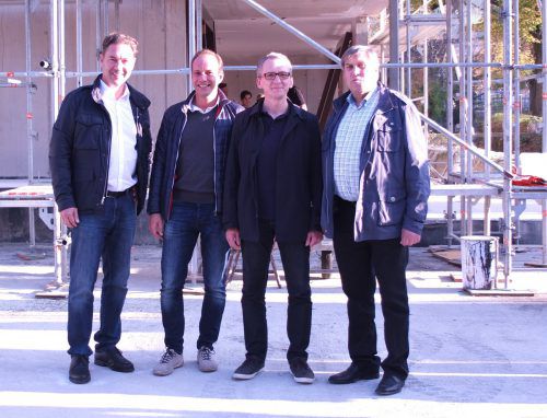 Feierten mit den Handwerkern: Alexander Stuchly (i+R), Bürgermeister Dieter Egger, Kurt Maier (i+R) und Anton Amann.  pzwei