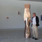 Kunst-Peepshow auf einer Zeitschiene
