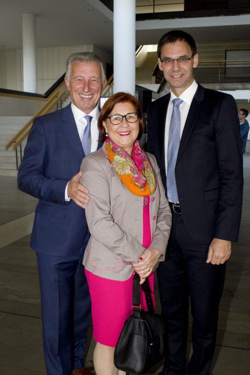 Helmut Mödlhammer mit Irmgard (l.) und LH Markus Wallner.