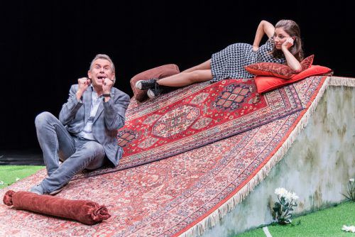 Hubert Dragaschnig und Michaela Spänle in „Die Ermordung Bruno Kreiskys“, einem Stück von Wolfgang Mörth, das gestern Abend uraufgeführt wurde. Stiplovsek