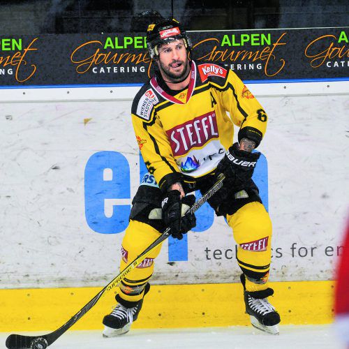 Rafael Rotter erzielte das 1:0, die Vienna Capitals verloren in Zug aber 1:3. gepa