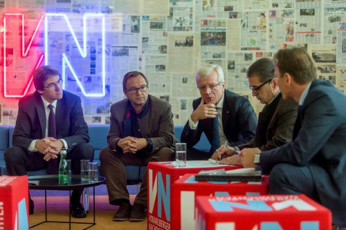 Sparkassentrio GS Franz Portisch, Dornbirn-Chef Werner Böhler und Verbandspräs. Gerhard Fabisch in der VN-Redaktion. VN/RP