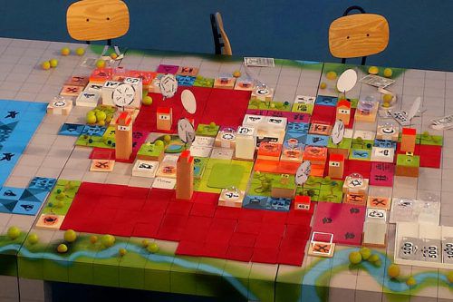 Beim Planspiel übernehmen die Kinder die Rolle von Stadträten. FHV