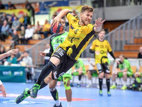 Bregenz-Spielmacher Lukas Frühstück bestritt am 4. November 2015 sein Debüt im ÖHB-Männerteam und brachte es in 16 A-Länderspielen auf sieben Treffer. gepa