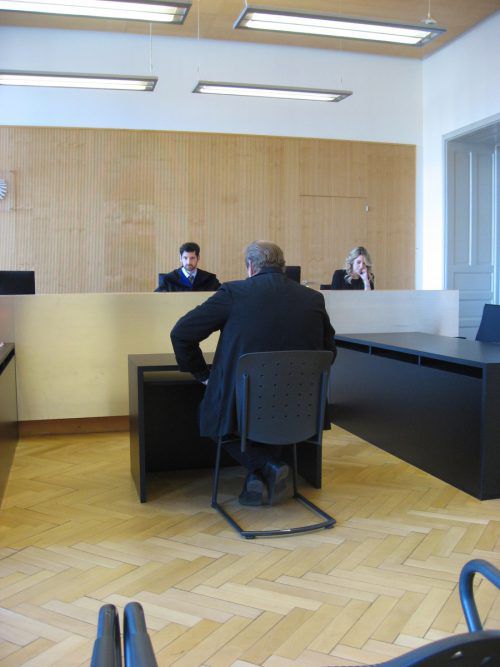 Das Geschäftsmodell mit Ölrecycling war ein Flop. Der Angeklagte räumte vor Gericht ein, die Situation falsch eingeschätzt zu haben. EC