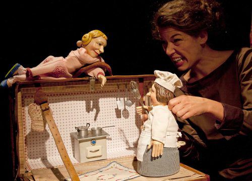 Das Theater Anne Rampe interpretiert das Grimm‘sche „Dornröschen“ auf eigene Art. tar