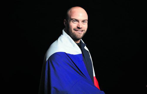 David Poisson bei der Einkleidung der französischen Olympiakandidaten. Der 35-Jährige wollte im Herbst der Karriere zum dritten Mal an Winterspielen teilnehmen.  apa
