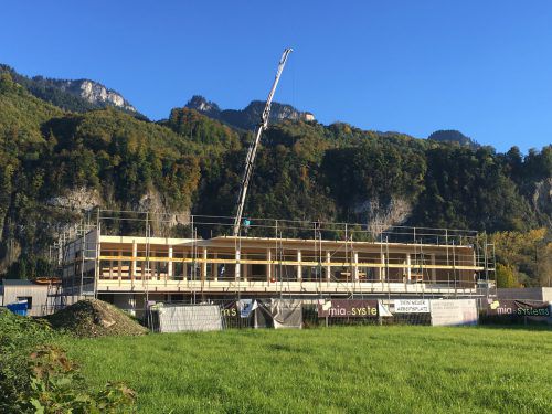 Die Fertigstellung des neuen Firmensitzes ist für das Frühjahr 2018 geplant, für das gesamte Projekt werden rund 1,5 Millionen Euro investiert.   Firma