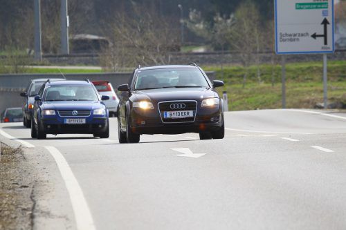 Die „Kamelbuckel“ vor dem Achraintunnel haben sich wieder gebildet.  VN/HB