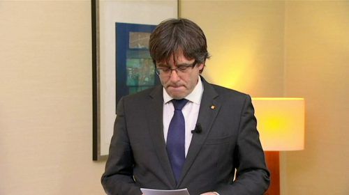 Die spanische Justiz hat gegen Puigdemont einen Europäischen Haftbefehl erlassen. Er hat sich nach Brüssel abgesetzt. reuters