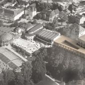 Kraftvolle Geste an noblem Ort
