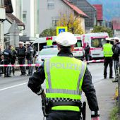 Messerangreifer stirbt durch Polizeikugeln