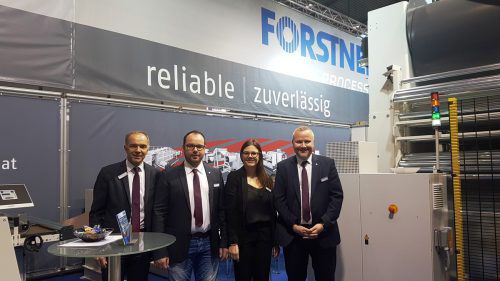 Geschäftsführer Renato Romagna (l.) und sein Team zeigen sich mit den Kontakten sehr zufrieden und freuen sich über den Messeerfolg.  Firma