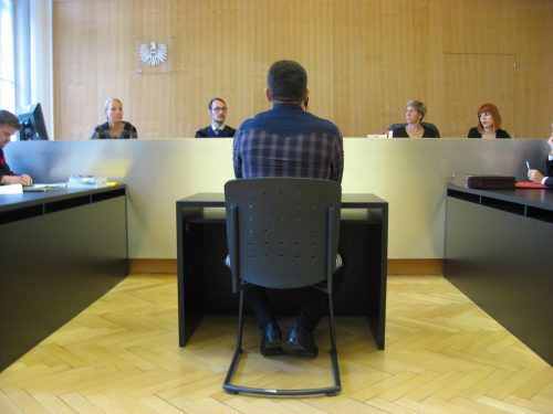 Im Dezember will der 26-Jährige mit einem neuen Zeugen bei Gericht erscheinen. Ec