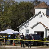 Mehr­ als 20 Tote bei Blutbad in Texas. »D6