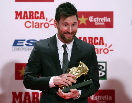 Lionel Messi mit dem Goldenen Schuh als bester Torjäger in Europa. Reuters