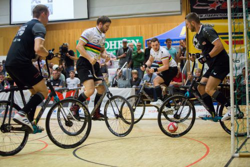 Markus Bröll (l.) und Patrick Schnetzer triumphierten beim Weltcupturnier in Liestal. steurer